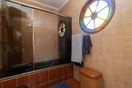 Casa à venda com 141m², 3 quartos e 4 vagasBanheiro da Suíte