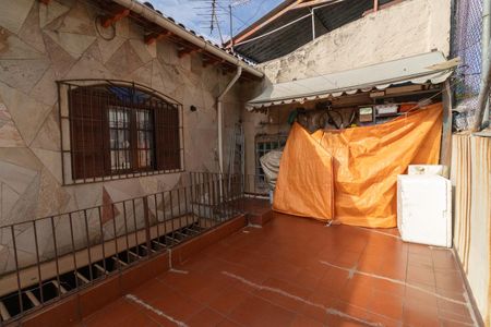 Casa à venda com 141m², 3 quartos e 4 vagasQuintal