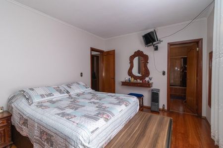 Casa à venda com 141m², 3 quartos e 4 vagasSuíte