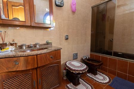 Casa à venda com 141m², 3 quartos e 4 vagasBanheiro da Suíte