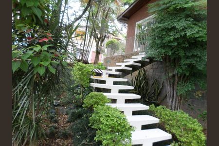 Casa à venda com 260m², 4 quartos e 2 vagas