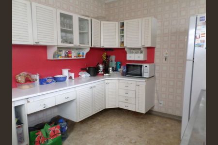 Casa à venda com 260m², 4 quartos e 2 vagas