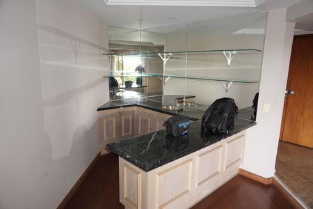 Apartamento à venda com 305m², 4 quartos e 4 vagasSala