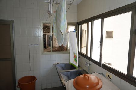 Apartamento à venda com 305m², 4 quartos e 4 vagasÁrea de serviço