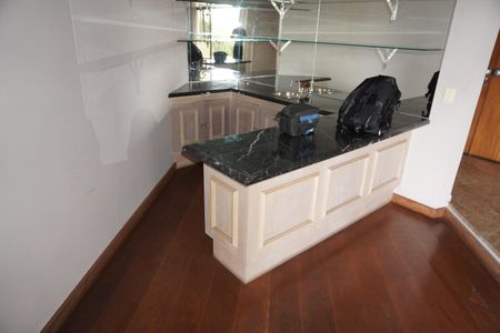 Apartamento à venda com 305m², 4 quartos e 4 vagasSala