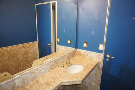 Apartamento à venda com 305m², 4 quartos e 4 vagasBanheiro suíte 3