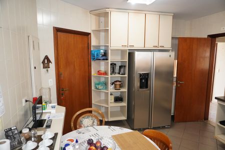 Apartamento à venda com 305m², 4 quartos e 4 vagasCozinha