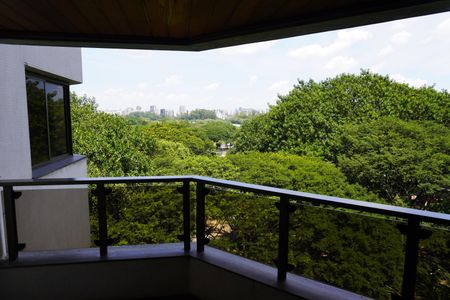 Apartamento à venda com 305m², 4 quartos e 4 vagasVaranda