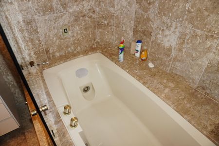 Apartamento à venda com 305m², 4 quartos e 4 vagasBanheiro Suíte 2