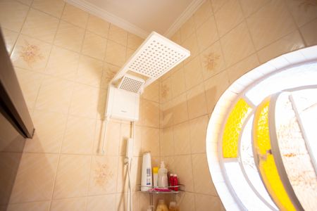 Casa à venda com 220m², 4 quartos e 3 vagas Casa à venda com 220m², 4 quartos e 3 vagasBANHEIRO