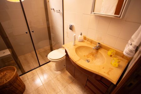 Casa à venda com 220m², 4 quartos e 3 vagas Casa à venda com 220m², 4 quartos e 3 vagasBANHEIRO QUARTO 1