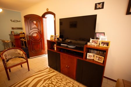 Casa à venda com 220m², 4 quartos e 3 vagas Casa à venda com 220m², 4 quartos e 3 vagasSala