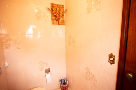 Casa à venda com 220m², 4 quartos e 3 vagas Casa à venda com 220m², 4 quartos e 3 vagasLAVABO