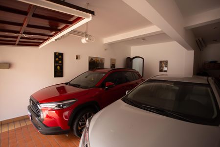 Casa à venda com 220m², 4 quartos e 3 vagas Casa à venda com 220m², 4 quartos e 3 vagasGARAGEM