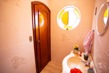 Casa à venda com 220m², 4 quartos e 3 vagas Casa à venda com 220m², 4 quartos e 3 vagasLAVABO