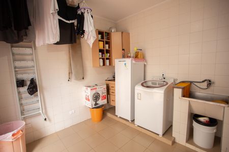 Casa à venda com 220m², 4 quartos e 3 vagas Casa à venda com 220m², 4 quartos e 3 vagasÁREA DE SERVIÇO