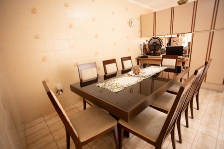 Casa à venda com 220m², 4 quartos e 3 vagas Casa à venda com 220m², 4 quartos e 3 vagasCOPA