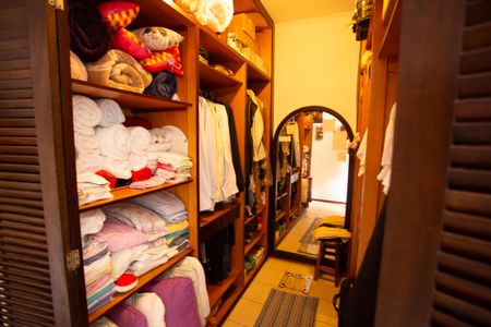 Casa à venda com 220m², 4 quartos e 3 vagas Casa à venda com 220m², 4 quartos e 3 vagasQUARTO 1