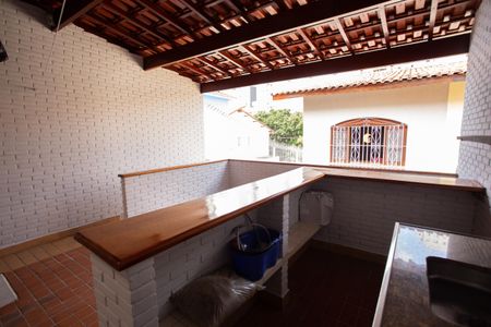 Casa à venda com 220m², 4 quartos e 3 vagas Casa à venda com 220m², 4 quartos e 3 vagasÁREA GOURMET