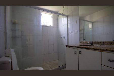 Casa de condomínio à venda com 200m², 4 quartos e 1 vaga Casa de condomínio à venda com 200m², 4 quartos e 1 vagaBanheiro Social
