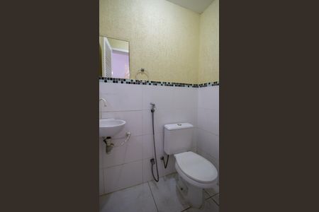 Casa de condomínio à venda com 200m², 4 quartos e 1 vaga Casa de condomínio à venda com 200m², 4 quartos e 1 vagaLavabo