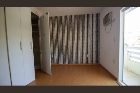Casa de condomínio à venda com 200m², 4 quartos e 1 vaga Casa de condomínio à venda com 200m², 4 quartos e 1 vagaSuíte 1
