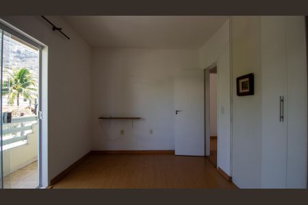 Casa de condomínio à venda com 200m², 4 quartos e 1 vaga Casa de condomínio à venda com 200m², 4 quartos e 1 vagaSuíte 1