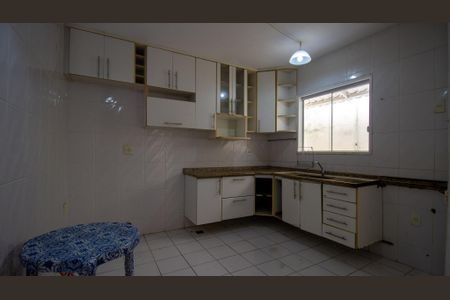 Casa de condomínio à venda com 200m², 4 quartos e 1 vaga Casa de condomínio à venda com 200m², 4 quartos e 1 vagaCozinha
