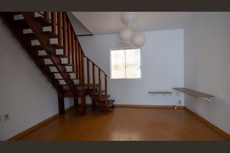 Casa de condomínio à venda com 200m², 4 quartos e 1 vaga Casa de condomínio à venda com 200m², 4 quartos e 1 vagaHall dos Quartos