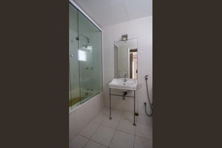 Casa de condomínio à venda com 200m², 4 quartos e 1 vaga Casa de condomínio à venda com 200m², 4 quartos e 1 vagaBanheiro da Suíte 1