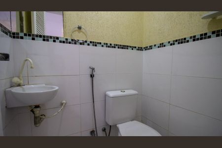 Casa de condomínio à venda com 200m², 4 quartos e 1 vaga Casa de condomínio à venda com 200m², 4 quartos e 1 vagaLavabo