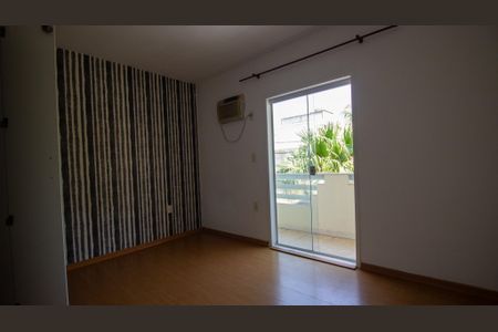 Casa de condomínio à venda com 200m², 4 quartos e 1 vaga Casa de condomínio à venda com 200m², 4 quartos e 1 vagaSuíte 1