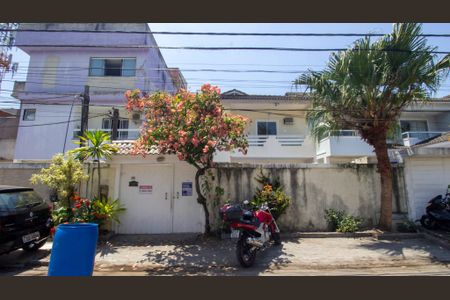 Casa de condomínio à venda com 200m², 4 quartos e 1 vaga Casa de condomínio à venda com 200m², 4 quartos e 1 vagaFachada da Casa