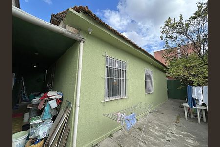 Casa à venda com 90m², 3 quartos e sem vagaÁrea comum