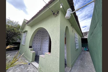 Casa à venda com 90m², 3 quartos e sem vagaÁrea comum