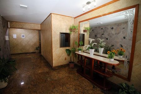 Apartamento à venda com 77m², 2 quartos e 1 vagaPortaria - Elevador