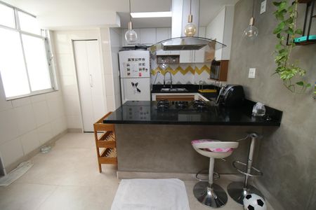 Apartamento à venda com 77m², 2 quartos e 1 vagaCozinha