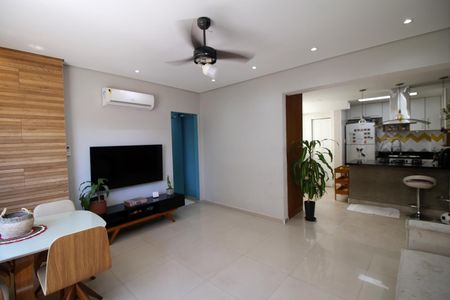 Apartamento à venda com 77m², 2 quartos e 1 vagaSala