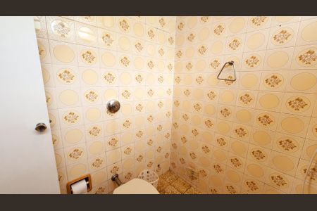 Casa à venda com 360m², 2 quartos e 3 vagas Casa à venda com 360m², 2 quartos e 3 vagasBanheiro da Suíte