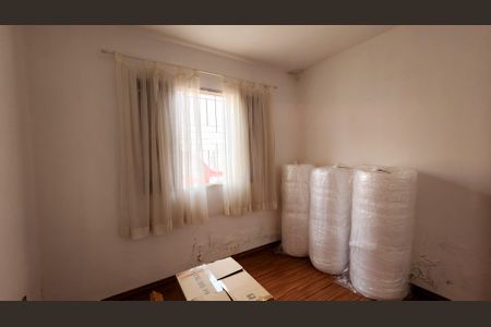 Casa à venda com 360m², 2 quartos e 3 vagas Casa à venda com 360m², 2 quartos e 3 vagasQuarto