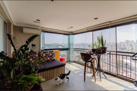 Apartamento à venda com 94m², 2 quartos e 2 vagas Apartamento à venda com 94m², 2 quartos e 2 vagasVaranda