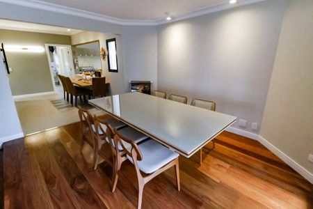 Apartamento à venda com 237m², 3 quartos e 3 vagas Apartamento à venda com 237m², 3 quartos e 3 vagasSala 3 - Jantar