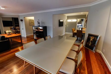 Apartamento à venda com 237m², 3 quartos e 3 vagas Apartamento à venda com 237m², 3 quartos e 3 vagasSala 3 - Jantar