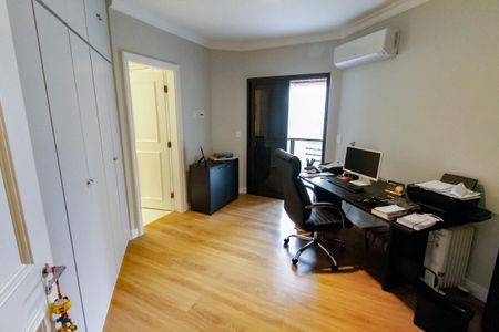 Apartamento à venda com 237m², 3 quartos e 3 vagas Apartamento à venda com 237m², 3 quartos e 3 vagasSuíte 1