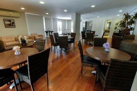 Apartamento à venda com 237m², 3 quartos e 3 vagas Apartamento à venda com 237m², 3 quartos e 3 vagasÁrea comum - Salão de festas