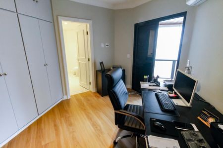 Apartamento à venda com 237m², 3 quartos e 3 vagas Apartamento à venda com 237m², 3 quartos e 3 vagasSuíte 1