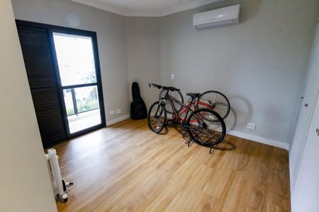 Apartamento à venda com 237m², 3 quartos e 3 vagas Apartamento à venda com 237m², 3 quartos e 3 vagasSuíte 2