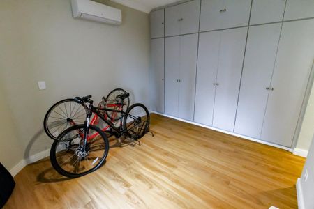 Apartamento à venda com 237m², 3 quartos e 3 vagas Apartamento à venda com 237m², 3 quartos e 3 vagasSuíte 2