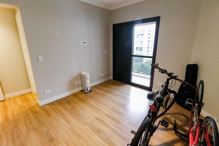 Apartamento à venda com 237m², 3 quartos e 3 vagas Apartamento à venda com 237m², 3 quartos e 3 vagasSuíte 2