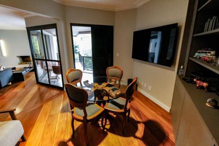 Apartamento à venda com 237m², 3 quartos e 3 vagas Apartamento à venda com 237m², 3 quartos e 3 vagasSala 2